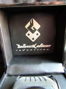 【送料無料】腕時計　ウォッチ　ブラックバッテリーボックスクロック