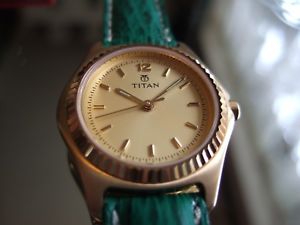 【送料無料】腕時計　ウォッチ　タイタンオルカウォッチブレスレットシャークpara mujeres titan oro plateado orca datejust 814yda 30m100ft correa de reloj tiburn