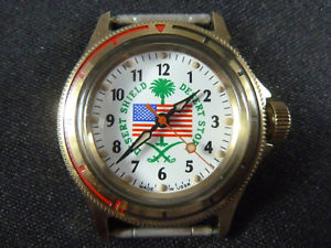【送料無料】腕時計 ウォッチ ヴォストークソescudo de vostok amphibiadesert mano herida funcional hecho en la urss 35mm