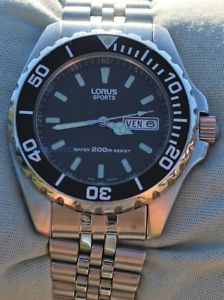 【送料無料】腕時計　ウォッチ　スポーツサブプロメートルorologio lorus sports sub professional 200 mt quarzo in eccellenti condizioni