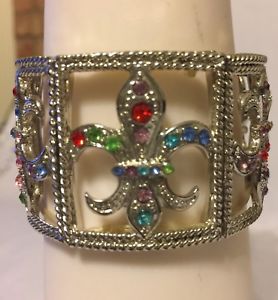 ブレスレット　アクセサリ—　インチワイドゴールドカラーストレッチブレスレットmulticolor rhinestones fleur de lis 15 wide gold color stretching bracelet