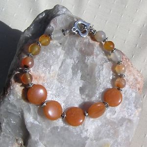 【送料無料】ブレスレット　アクセサリ—　カネクリスタルブレスレットcarnelian amp; peach aventurine crystal gemstone bracelet butterscotch