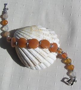 【送料無料】ブレスレット　アクセサリ—　カネクリスタルブレスレットcarnelian amp; peach aventurine crystal gemstone bracelet butterscotch