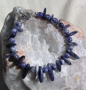 【送料無料】ブレスレット　アクセサリ—　ブレスレットスカイblue sodalite crystal gemstone bracelet sora skye