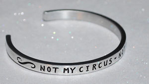 【送料無料】ブレスレット アクセサリ— サーカス ̄ブレスレットバッグnot my circus ~ not my monkeys engraved,...
