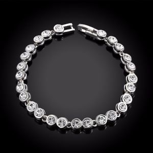 【送料無料】ブレスレット　アクセサリ—　プラチナテニススワロフスキーエレメントボックスブレスレットplatinum plated tennis bracelet made with swarovski elements in gift box