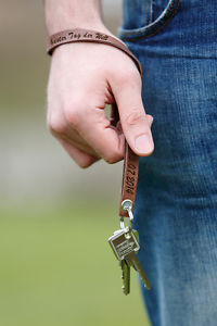 【送料無料】ブレスレット　アクセサリ—　キーケースキーチェーンkeychain real leather with selected engraving key case lanyard incl engraving