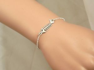 【送料無料】ブレスレット　アクセサリ—　ブレスレットペンダントビーチsilver fish bone bracelet ,gold fish bone bracelet ,fish pendant ,beach pebdant