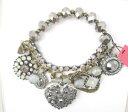 【送料無料】ブレスレット　アクセサリ—　ドルジョンソンクリスタルストレッチブレスレット55 betsey johnson whiteout heart and crystal charm stretch bracelet