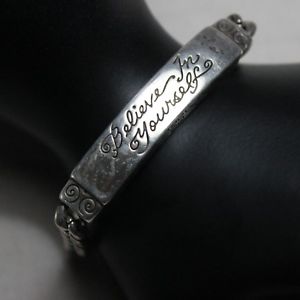 【送料無料】ブレスレット　アクセサリ—　ブライトンidブレスレットスクロールスクリプトブドウbrighton id bracelet believe in yourself silver tone scroll script vine quote