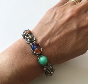 【送料無料】ブレスレット アクセサリ— ビンテージゴールドトーンビクトリアリバイバルブレスレットヘビクラウンバグvintage goldette gold tone victorian revival charm bracelet snake, crown, bugs