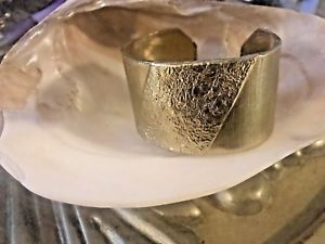 【送料無料】ブレスレット　アクセサリ—　アテナカフ silpada *athena* brass textured statement cuff krb0001