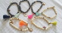 【送料無料】ブレスレット　アクセサリ—　ジューシークチュールタッセルビーズストレッチブレスレットjuicy couture tassel beaded charm stretch bracelets