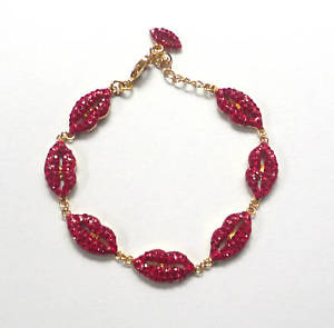 【送料無料】ブレスレット　アクセサリ—　バトラーウィルソンクリスタルエナメルリップブレスレットbut..