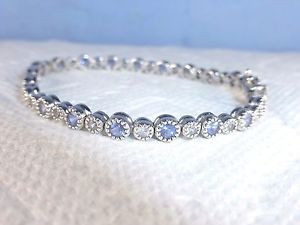 tanzanite and white topaz mimosa bracelet in sterling silverタンザナイトスターリングシルバーホワイトトパーズブレスレット※注意※NYからの配送になりますので2週間前後お時間をいただきます。人気の商品は在庫が無い場合がございます。ご了承くださいませ。サイズの種類の商品は購入時の備考欄にご希望のサイズをご記載ください。　携帯メールでの登録ですと楽天からのメールが届かない場合がございます。