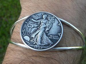 【送料無料】ブレスレット　アクセサリ—　リバティーコインドルアジャスタブルウォーキングgenuine walking liberty coin half a dollar silver plated adjustable cuf