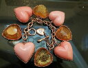 【送料無料】ブレスレット　アクセサリ—　ジョンソンブレスレットオレンジピンクハート listingrare betsey johnson bracelet chunky glittery orange amp; pink large heart charms