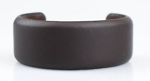 【送料無料】ブレスレット　アクセサリ—　カフブレスレットドルnwt brunello cucinelli womens brown leather cuff bracelet 270