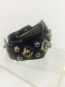 【送料無料】ブレスレット　アクセサリ—　コレットブレスレットカフレザーユニークスタッドドルmoutton collet braceletcuff leather with unique stones and studs retail 405