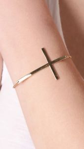 【送料無料】ブレスレット アクセサリ— ジェニファーゴールドクロスブレスレットjennifer zeuner jewelry 2 horizontal gold cross bracelet
