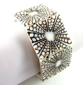 【送料無料】ブレスレット　アクセサリ—　ハンドメイドベージュコーンシェルカフストレッチブレスレットジュエリーhandmade beige cone shell stretch cuff bracelet 6 8 adjustable jewelry aa056