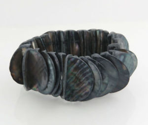 【送料無料】ブレスレット アクセサリ— アワビディスクブレスレットビーズファッションジュエリーシェルabalone disk bracelet beaded stretchy womens fashion jewelry statement shell