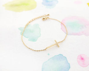 【送料無料】ブレスレット アクセサリ— クロスブレスレットdelicate sideways gold cross charm bracelet