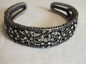 ブレスレット　アクセサリ—　カフブレスレットフレックスシルバートーンワイドニースクリアcollectible cuff bracelet flex silver tone clear rhinestones 34 wide nice