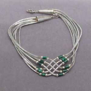 【送料無料】ブレスレット　アクセサリ—　ビーズブレスレットグリーンビーズsilver wire delicate beaded bracelet green beads 7