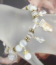【送料無料】ブレスレット アクセサリ- クリスマスクリスタルビーズストレッチブレスレット christmas holiday crystal cats eye white bead mitten charm stretch bracelet