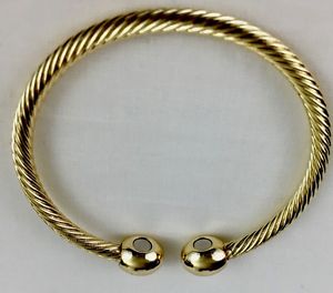 【送料無料】ブレスレット　アクセサリ—　ブレスレットヒーリングセラピーエネルギーmen womens copper magnetic bracelet arthritis healing therapy energy adjustable