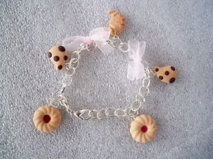 【送料無料】ブレスレット　アクセサリ—　クッキーブレスレットbracelet charms in fimo handmade cookies