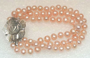 ブレスレット　アクセサリ—　ピンクパールホワイトゴールドメッキシェルフラワークラスプブレスレット3 rows 78mm genuine pink pearl white gold plated shell flower clasp bracelet 8