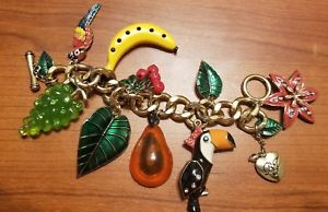 【送料無料】ブレスレット　アクセサリ—　ジョンソントロピカルトグルブレスレット listingbetsey johnson tropical 12 charm toggle bracelet