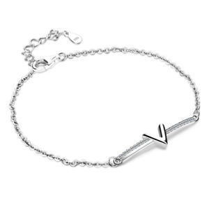 【送料無料】ブレスレット アクセサリ— ソリッドスターリングシルバースクリプトペンダントチェーンブレスレットsolid 925 sterling silver script initial v pendant cz chain bracelet girls gift 【送料無料】ブレスレット アクセサリ— ソリッドスターリングシルバースクリプトペンダントチェーンブレスレットsolid 925 sterling silver script initial v pendant cz chain bracelet girls gift