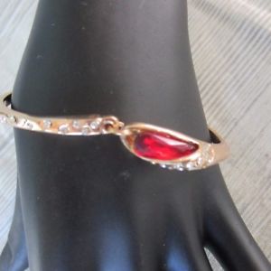 hokushinの【送料無料】ブレスレット　アクセサリ—　ブレスレットガーネットクリスタルガラス listingcharm bracelet garnet color crystal amp; gold plated glass rhinestones｜アングル2