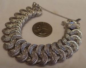 【送料無料】ブレスレット　アクセサリ—　ブレスレットヴィンテージモネキャッチチェーンbracelet vintage monet silvertone catch chain