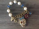 【送料無料】ブレスレット　アクセサリ—　ジョンソンスカルストレッチブレスレットbetsey johnson stretch skull charm bracelet