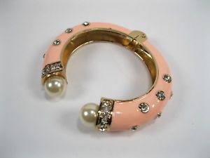 【送料無料】ブレスレット　アクセサリ—　アムリタシンクリスタルスイングカフブレスレットパールamrita singh crystal hinged cuff br..