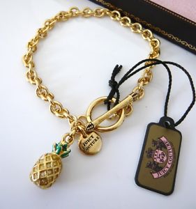 【送料無料】ブレスレット　アクセサリ—　ジューシークチュールミニブレスレットドルauth juicy couture seashell mini wish bracelet 48