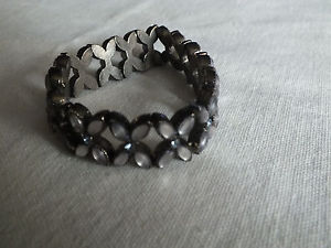 ブレスレット　アクセサリ—　ブレスレットシルバーストレッチワイドbeautiful stretch bracelet silver tone frosted amp; blue rhinestones 34 wide cute