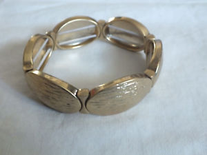 ̵ۥ֥쥹åȡ—ȥå֥쥹åȥɥȡ磻beautiful stretch bracelet gold tone textured finish signed lc 34 wide nice