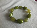 【送料無料】ブレスレット アクセサリ- ストレッチブレスレットシルバートーングリーンプラスチックビーズワイドcollectible stretch bracelet silver tone green marbled plastic beads 12 wide
