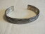 ̵ۥ֥쥹åȡꡡե֥쥹åȥСƥ㥤磻ɥˡbeautiful cuff bracelet silver tone texture 2 12 inside 12 inch wide nice