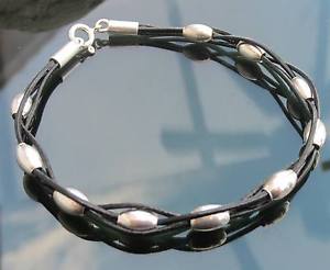 yzC^A@uXbg@Vo[obNr[YuXbg[vnero vera pelle bracciale corda con 925 argento fibbia e 925 perline