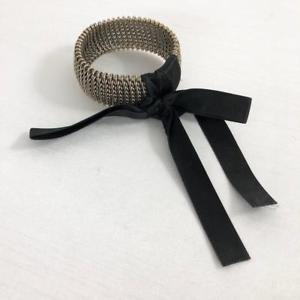 【送料無料】イタリアン　ブレスレット　チェーンメタルブレスレットステープルテープnuova inserzionemarni catena largo bracciale rigido nero nastro fiocco