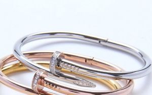 イタリアン　ブレスレット　カフブレスレットラグジュアリーネイルブロガーラインストーンシルバーハイライトjust onu clou bracciale braccialetto unghie lusso blogger argento strass