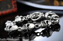 【送料無料】メンズブレスレット ゴシックパンクステンレススチールブレスレット1pc gothic punk men 316l stainless steel 7 skulls bracelet 22cm