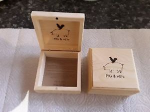 yzYuXbg@u^{bNXx 2pig and hen wooden gift boxes x 2