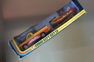 【送料無料】模型車　スポーツカー　コルギ143 mazda b1600トレーラーヨットオリジナル